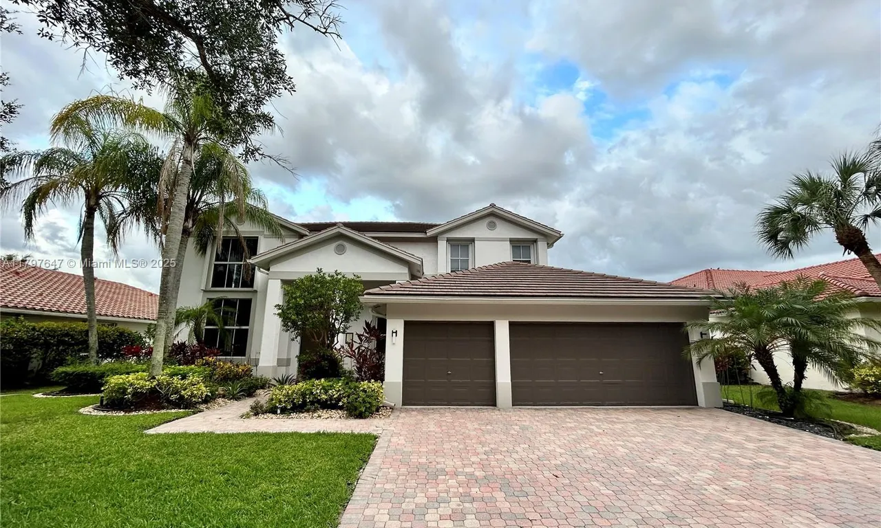 3968 Nighthawk Dr, Weston FL 33331