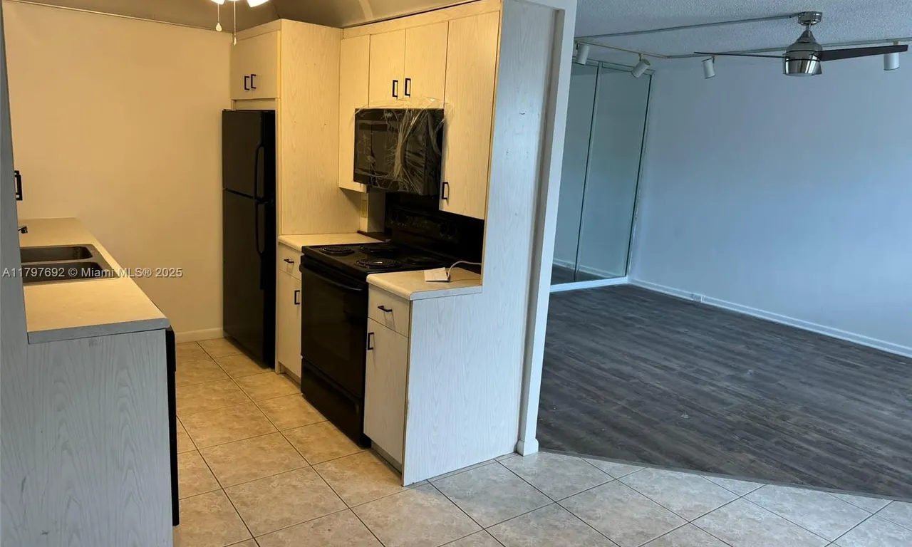 2081 Exeter, Boca Raton FL 33434