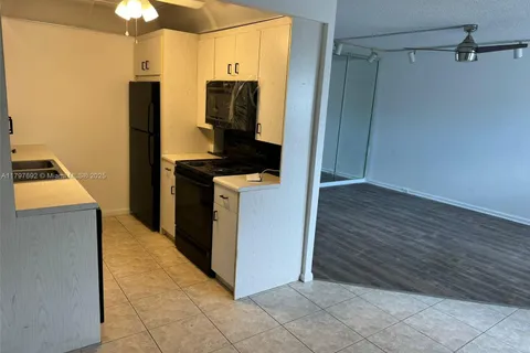 2081 Exeter, Boca Raton FL 33434