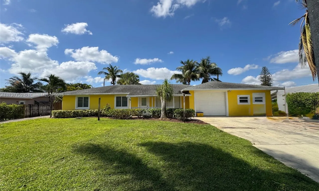 3170 Buccaneer Rd, Lake Worth FL 33462