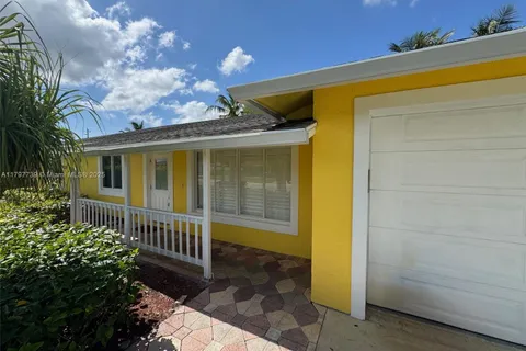 3170 Buccaneer Rd, Lake Worth FL 33462
