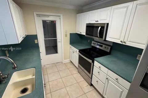 3170 Buccaneer Rd, Lake Worth FL 33462