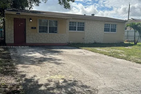 1221 N 72nd Ave, Hollywood FL 33024