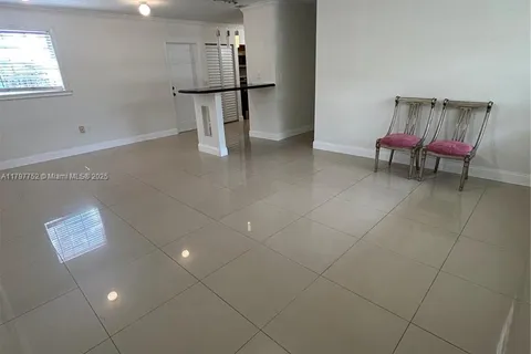 1221 N 72nd Ave, Hollywood FL 33024