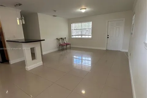 1221 N 72nd Ave, Hollywood FL 33024