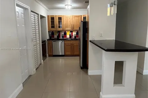 1221 N 72nd Ave, Hollywood FL 33024