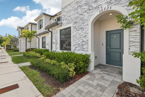 28625 SW 132nd Ct, Homestead FL 33033