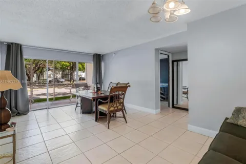 4235 N University Dr # 115, Sunrise FL 33351