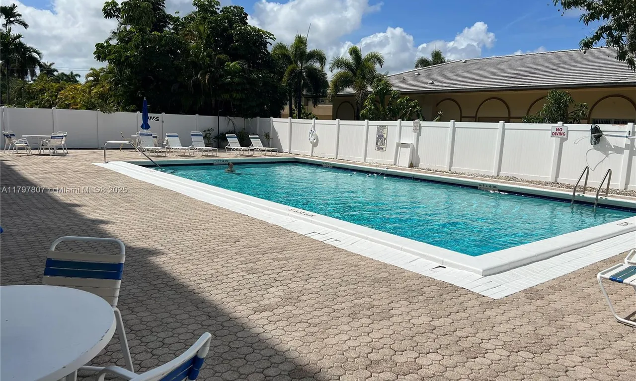 1301 NE 7th # 405, Hallandale Beach FL 33009