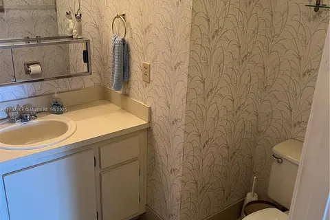 1301 NE 7th # 405, Hallandale Beach FL 33009