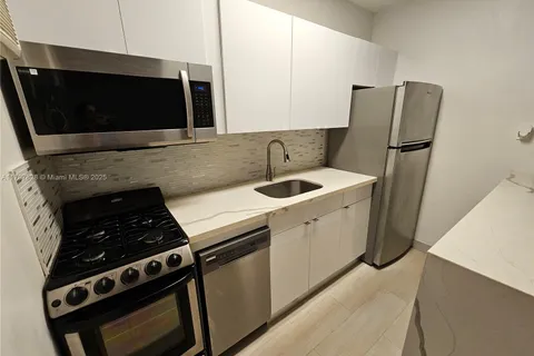 1723 Liberty St # 3, Hollywood FL 33020