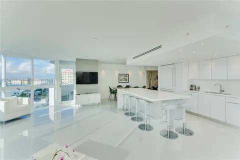 6301 Collins Ave # 1805, Miami Beach FL 33141