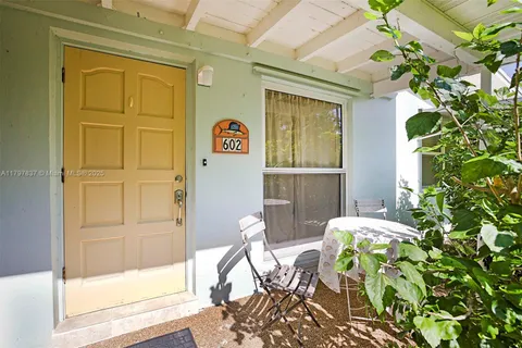 602 S Caloosahatchee Ave, Jupiter FL 33458