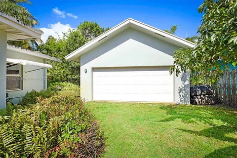 602 S Caloosahatchee Ave, Jupiter FL 33458