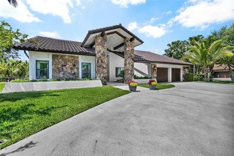 11850 SW 42nd Ct, Davie FL 33330