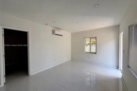 572 NE 67th St # 6, Miami FL 33138