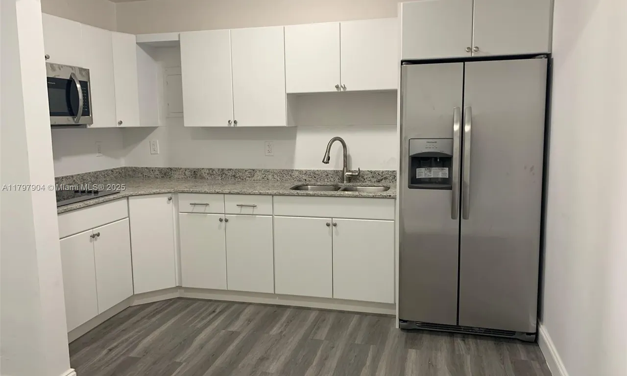 6290 SW 39th St # 0, Miami FL 33155