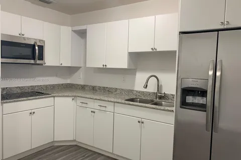 6290 SW 39th St # 0, Miami FL 33155