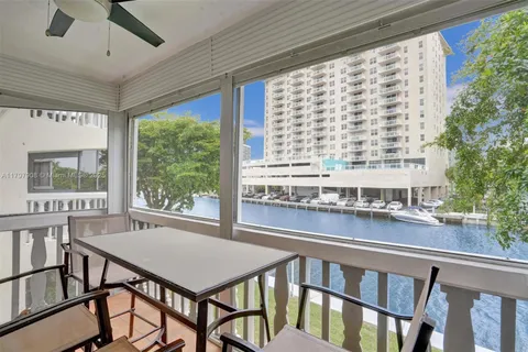 450 Paradise Isle Blvd # 204, Hallandale Beach FL 33009