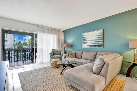 450 Paradise Isle Blvd # 204, Hallandale Beach FL 33009