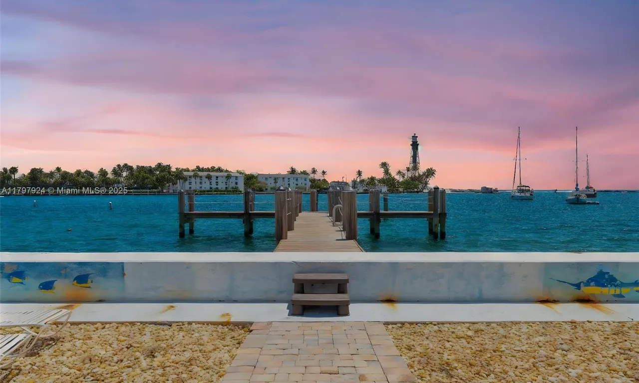 2508 Bay Dr # 23, Pompano Beach FL 33062