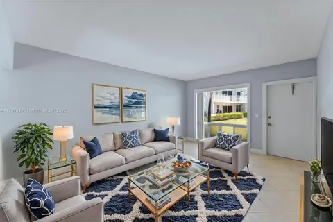 2508 Bay Dr # 23, Pompano Beach FL 33062
