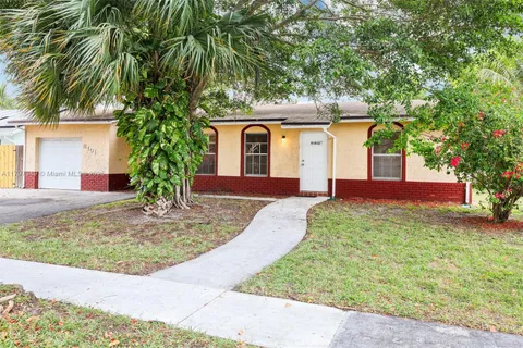 8101 NW 44th Ct, Lauderhill FL 33351