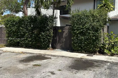 11005 SW 70th Ter, Miami FL 33173