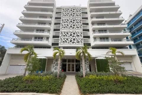 9261 E Bay Harbor Dr # 405, Bay Harbor Islands FL 33154