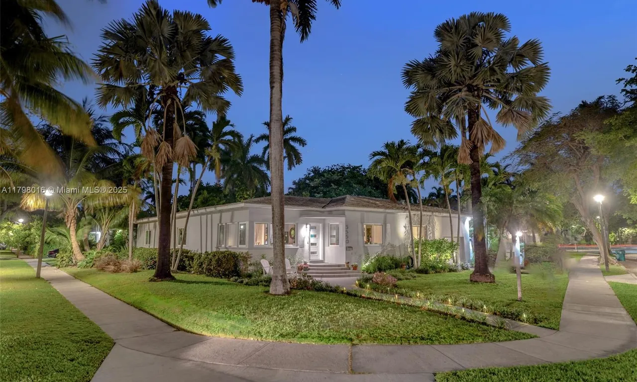 5550 N Bayshore Dr, Miami FL 33137