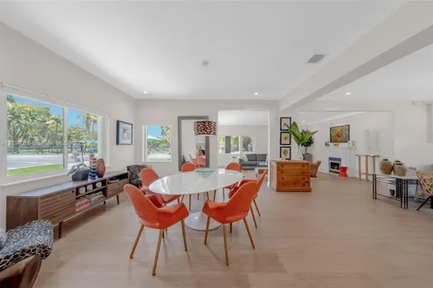 5550 N Bayshore Dr, Miami FL 33137