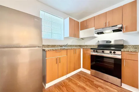 1440 Pennsylvania Ave # 2, Miami Beach FL 33139