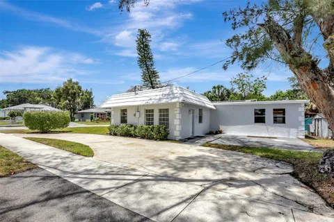 2701 NW 18th Ter, Oakland Park FL 33311
