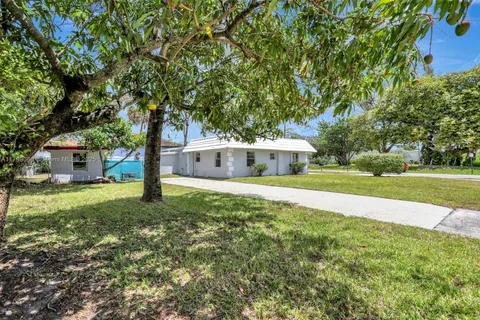 2701 NW 18th Ter, Oakland Park FL 33311
