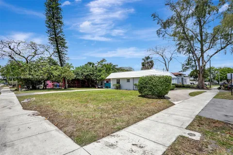 2701 NW 18th Ter, Oakland Park FL 33311