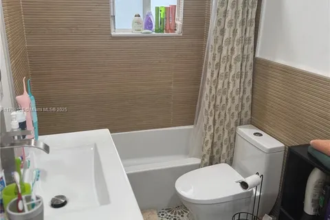 817 Tyler St # 1, Hollywood FL 33019
