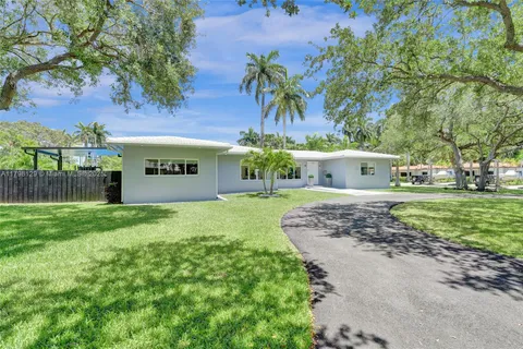 626 S 13th Ave, Hollywood FL 33019