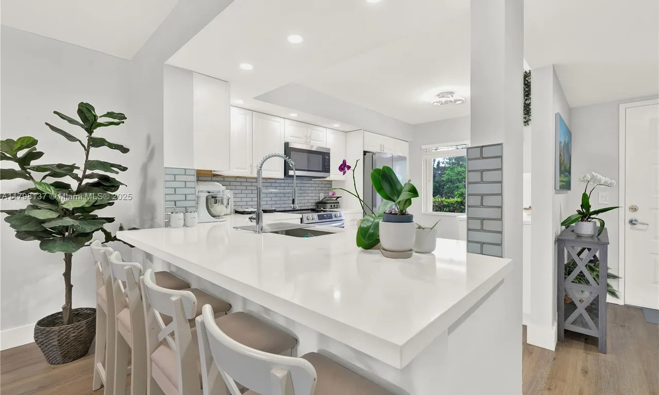 12650 SW 15th St # 108F, Pembroke Pines FL 33027