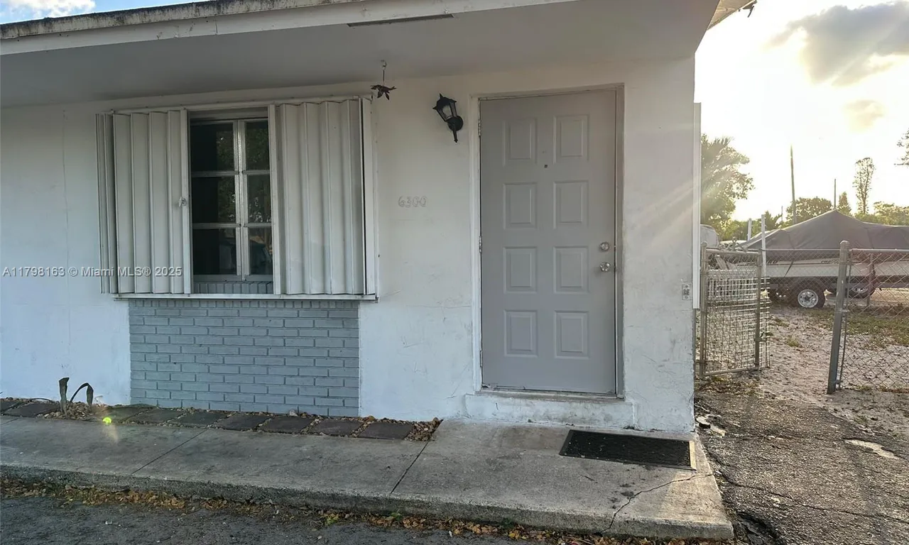 6300 Pierce St # 2, Hollywood FL 33024