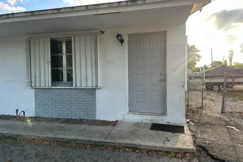 6300 Pierce St # 2, Hollywood FL 33024