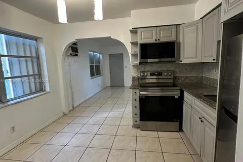 6300 Pierce St # 2, Hollywood FL 33024