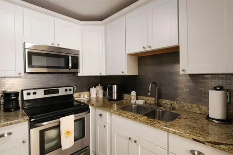 763 Flanders P # 763, Delray Beach FL 33484
