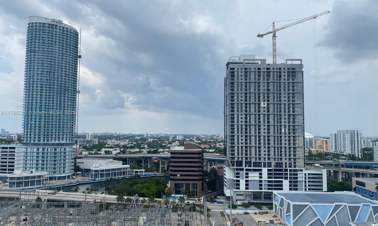 90 SW 3rd St # 1909, Miami FL 33130