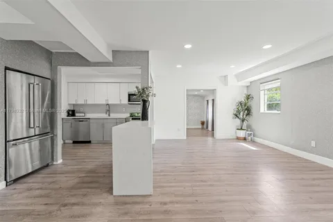 10401 NE 2nd Ave, Miami Shores FL 33138