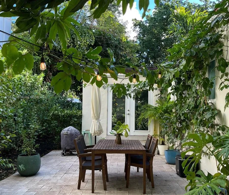409 Daroco Ave, Coral Gables FL 33146
