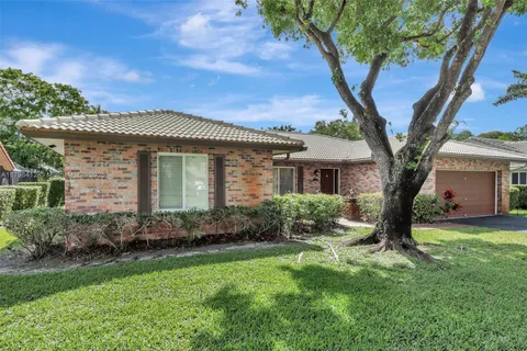 295 NW 107th Ave, Coral Springs FL 33071
