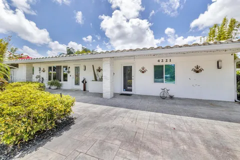 4221 NE 16th Ave, Oakland Park FL 33334