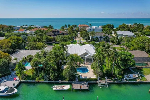 621 N Mashta Dr, Key Biscayne FL 33149