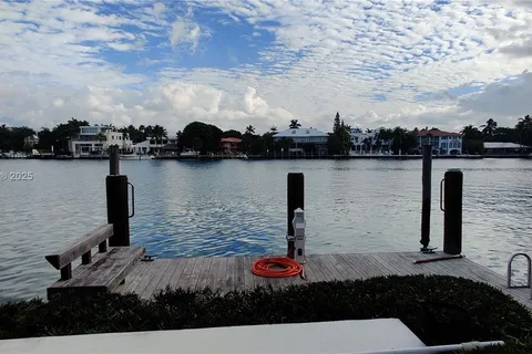621 N Mashta Dr, Key Biscayne FL 33149