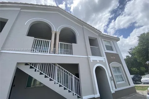 1656 SE 29th Ct # 201, Homestead FL 33035